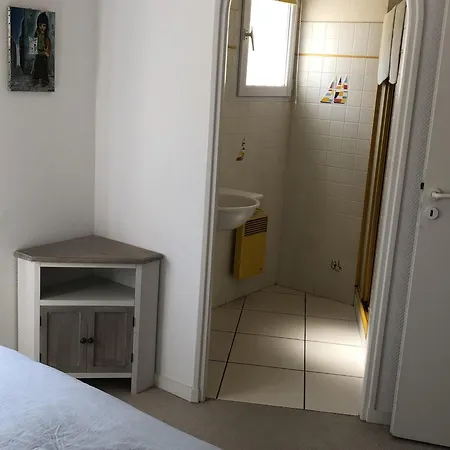 Proche Avec Jardin, Terrasse Et Wifi – - Fr-1-22-272 Ferienhaus *